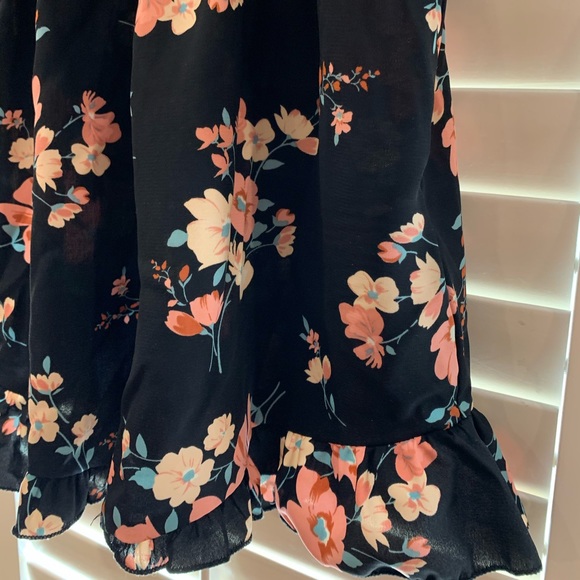 UO Pins and Needles Floral Romper - Picture 9 of 12